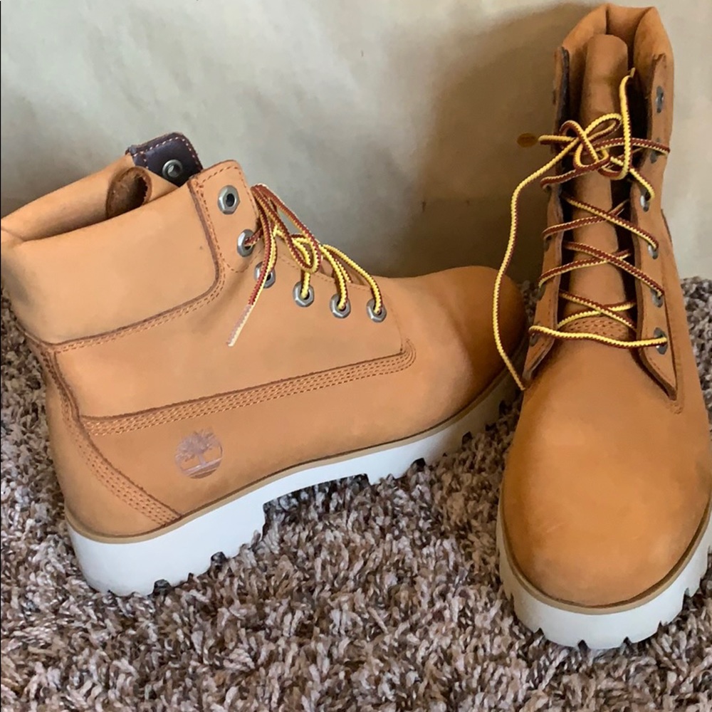 Women’s size 8 Timberland Boots